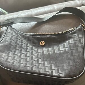 lululemon athletica Black Zigzag Textured Shoulder Bag